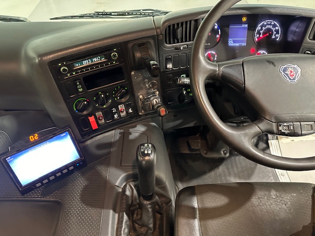 Scania P360 8×4 Rest Cab Steel Tipper Manual