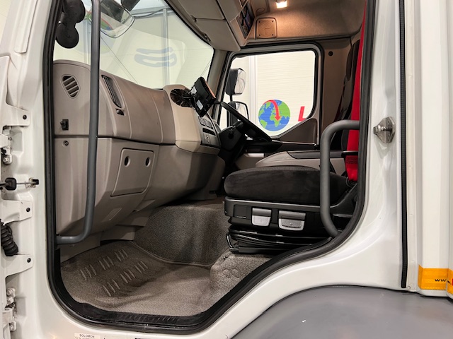 DAF LF 220 Day Cab Fridge Box