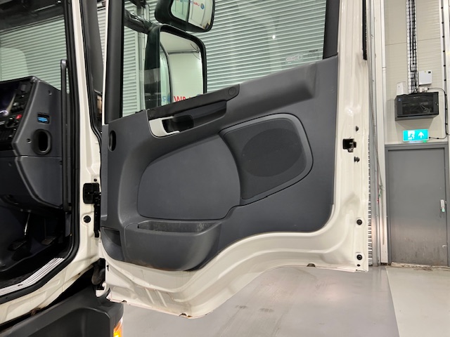 Scania P370 8×4 Day Cab Tipper