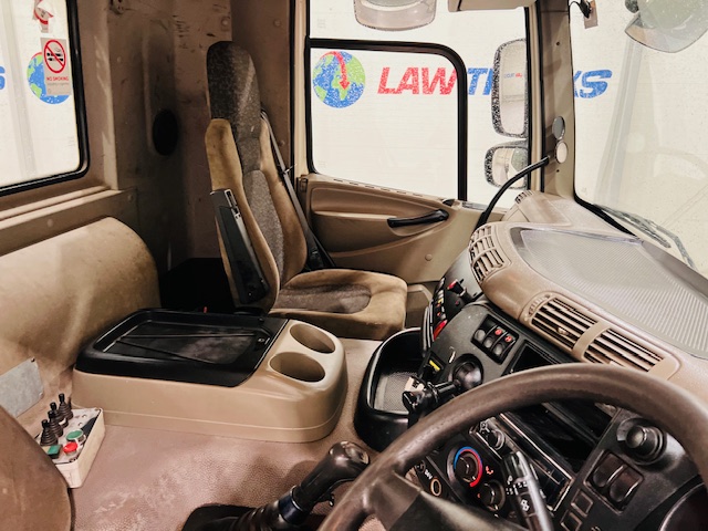 DAF CF85 410 8×4 Day Cab Hookloader Manual