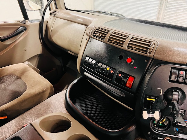DAF CF85 410 8×4 Day Cab Hookloader Manual