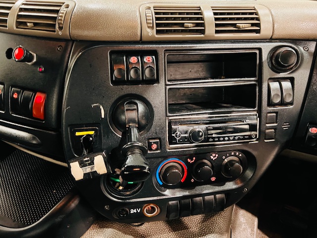DAF CF85 410 8×4 Day Cab Hookloader Manual
