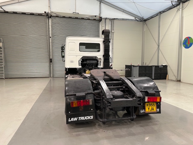 Volvo FL10 320 4×2 Sleeper Cab Tractor Unit