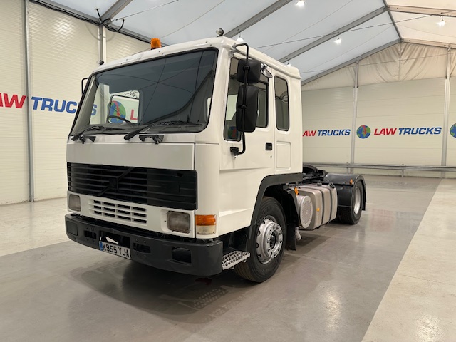 Volvo FL10 320 4×2 Sleeper Cab Tractor Unit