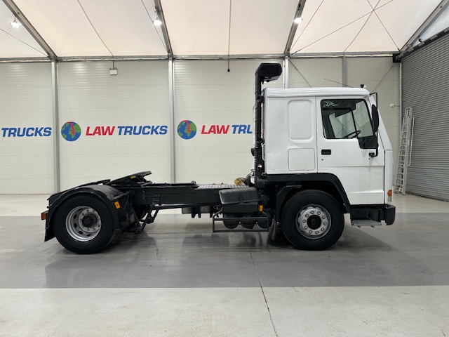 Volvo FL10 320 4×2 Sleeper Cab Tractor Unit