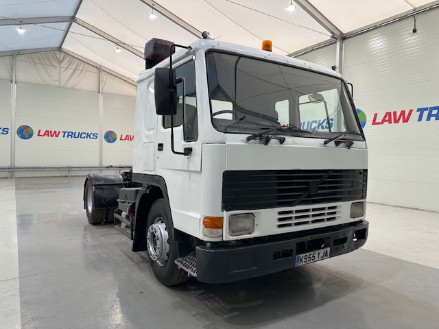 Volvo FL10 320 4×2 Sleeper Cab Tractor Unit