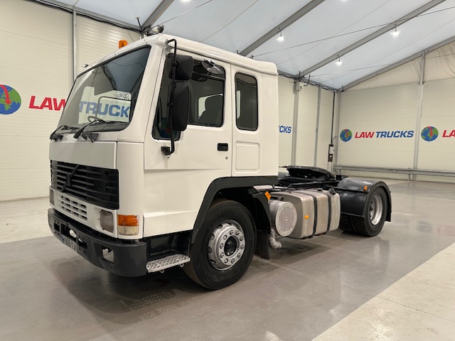 Volvo FL10 320 4×2 Sleeper Cab Tractor Unit