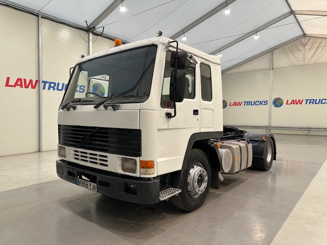 Volvo FL10 320 4×2 Sleeper Cab Tractor Unit
