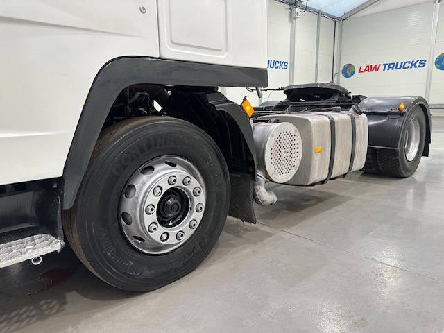 Volvo FL10 320 4×2 Sleeper Cab Tractor Unit