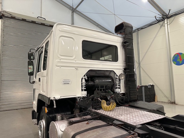 Volvo FL10 320 4×2 Sleeper Cab Tractor Unit