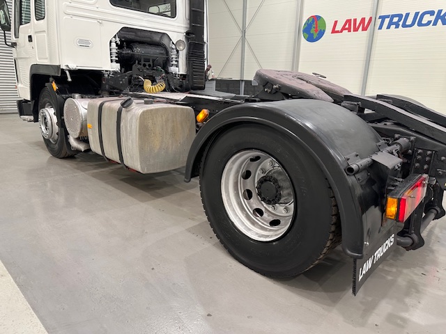 Volvo FL10 320 4×2 Sleeper Cab Tractor Unit
