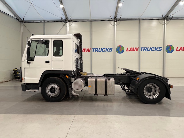 Volvo FL10 320 4×2 Sleeper Cab Tractor Unit