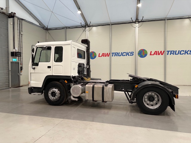 Volvo FL10 320 4×2 Sleeper Cab Tractor Unit