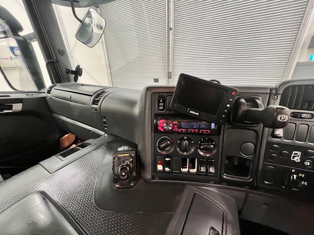 Scania P370 8×4 Rest Cab Tipper Manual