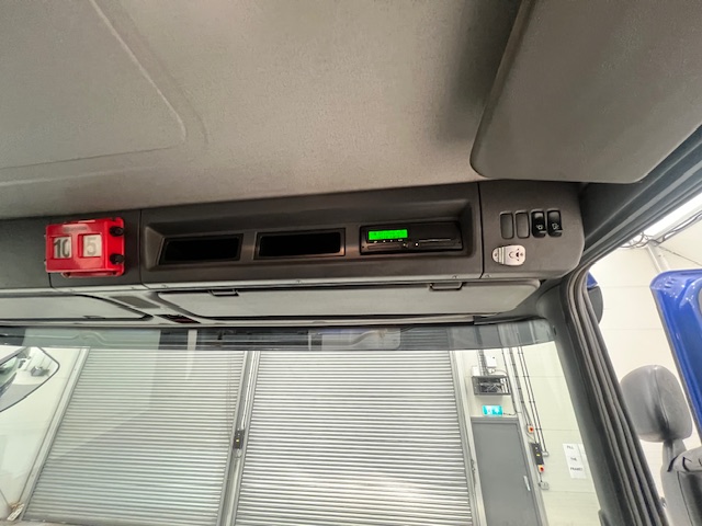 Scania P370 8×4 Rest Cab Tipper Manual