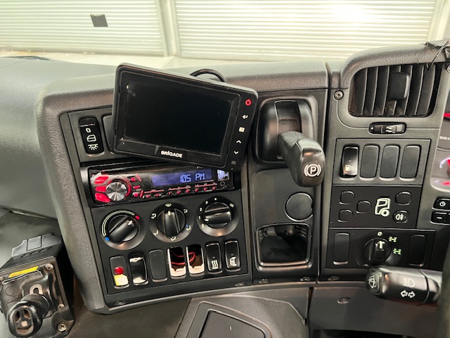 Scania P370 8×4 Rest Cab Tipper Manual