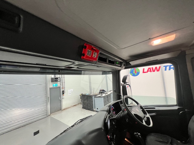 Scania P370 8×4 Rest Cab Tipper Manual