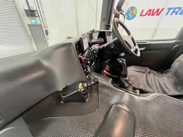 Scania P370 8×4 Rest Cab Tipper Manual