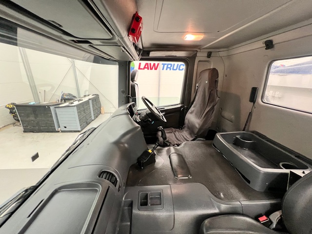 Scania P370 8×4 Rest Cab Tipper Manual