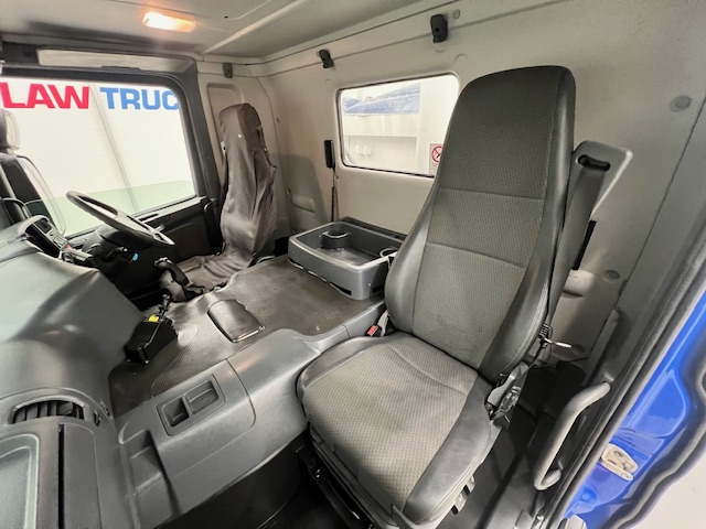 Scania P370 8×4 Rest Cab Tipper Manual