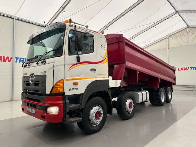 Hino 3241 700 8×4 Sleeper Cab Steel Tipper