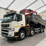 Volvo FM 370 8×4 Steel Tipper Grab - thumbnail