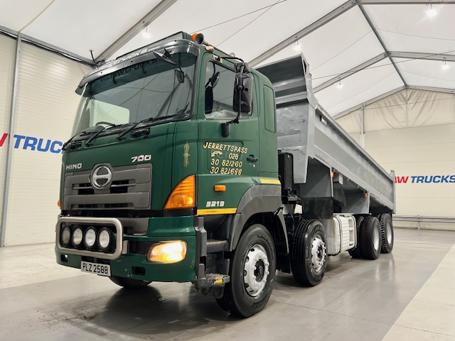 Hino 3241 700 8×4 Sleeper Cab Steel Tipper