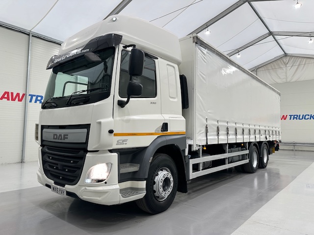DAF CF 330 6×2 10 Tyre Sleeper Cab Curtainsider