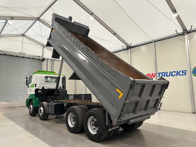 Hino 3241 700 8×4 Sleeper Cab Steel Tipper