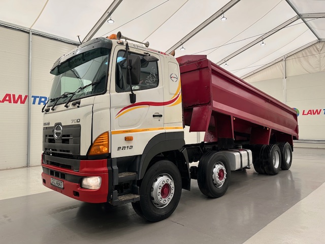 Hino 3241 700 8×4 Sleeper Cab Steel Tipper