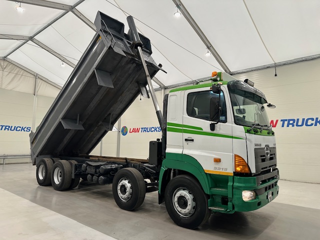 Hino 3241 700 8×4 Sleeper Cab Steel Tipper