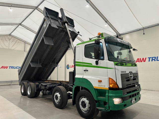Hino 3241 700 8×4 Sleeper Cab Steel Tipper