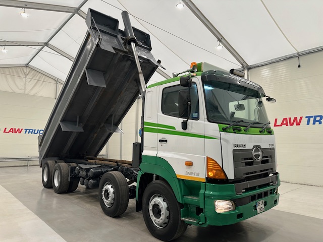 Hino 3241 700 8×4 Sleeper Cab Steel Tipper