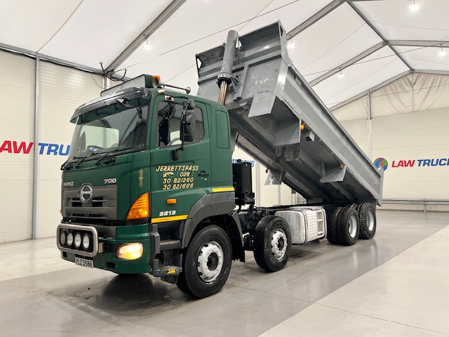 Hino 3241 700 8×4 Sleeper Cab Steel Tipper