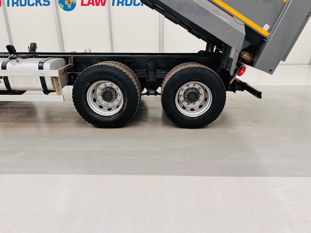 DAF CF 400 8×4 Day Cab Tipper
