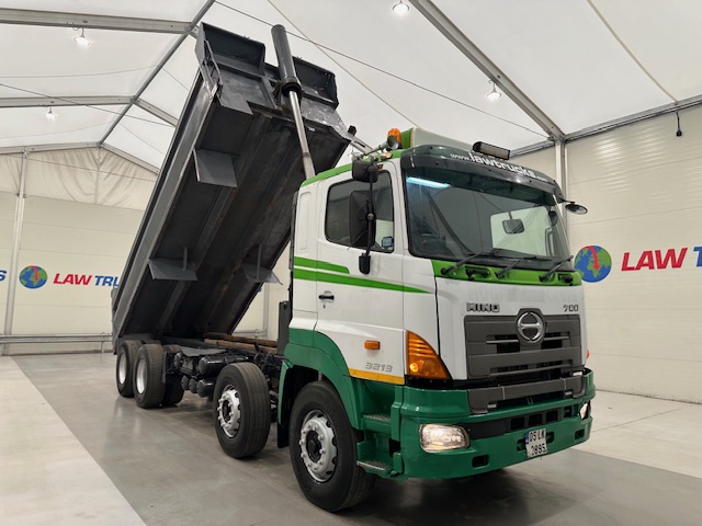 Hino 3241 700 8×4 Sleeper Cab Steel Tipper