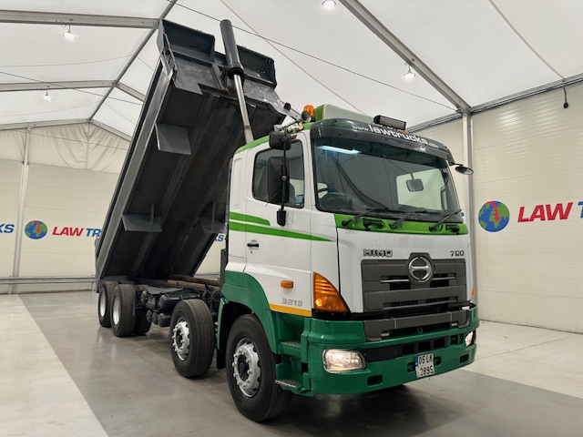Hino 3241 700 8×4 Sleeper Cab Steel Tipper