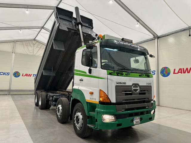Hino 3241 700 8×4 Sleeper Cab Steel Tipper