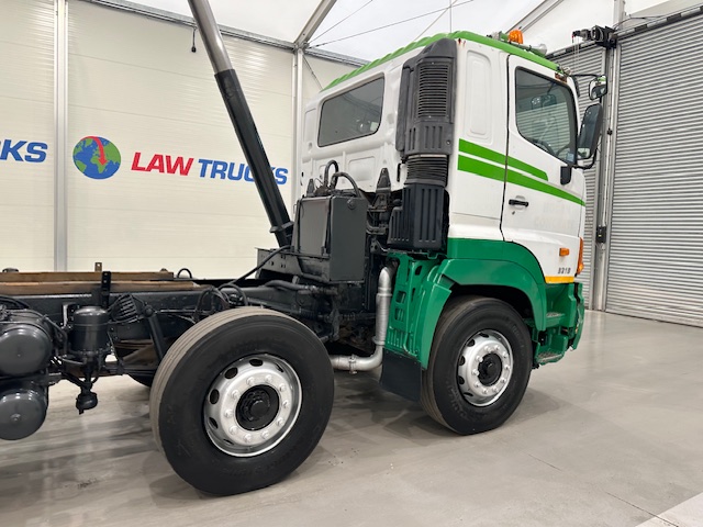 Hino 3241 700 8×4 Sleeper Cab Steel Tipper