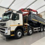 Volvo FM 370 8×4 Steel Tipper Grab - thumbnail