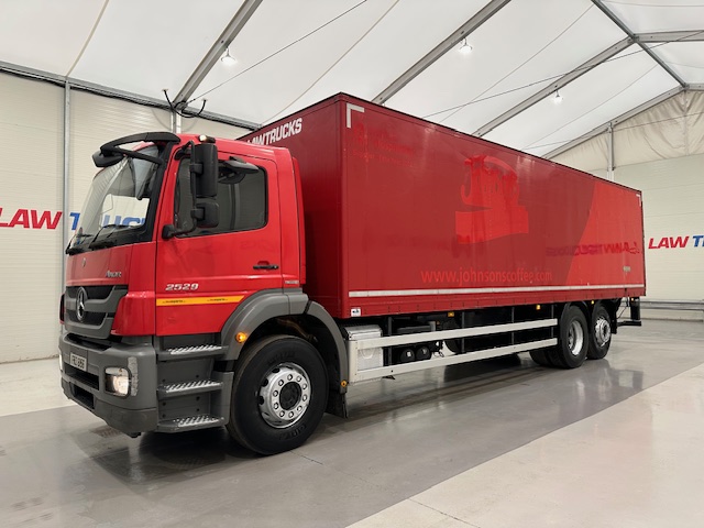 Mercedes Axor 2529 6×2 Rear Lift Day Cab Box Van