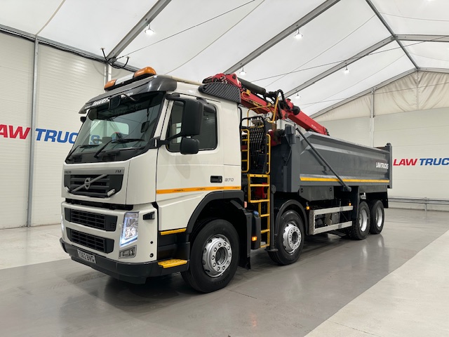 Volvo FM 370 8×4 Steel Tipper Grab