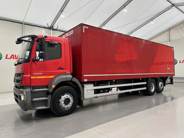 Mercedes Axor 2529 6×2 Rear Lift Day Cab Box Van