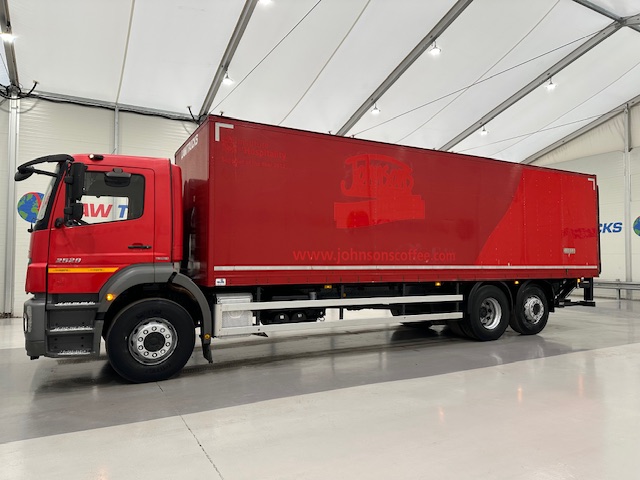 Mercedes Axor 2529 6×2 Rear Lift Day Cab Box Van