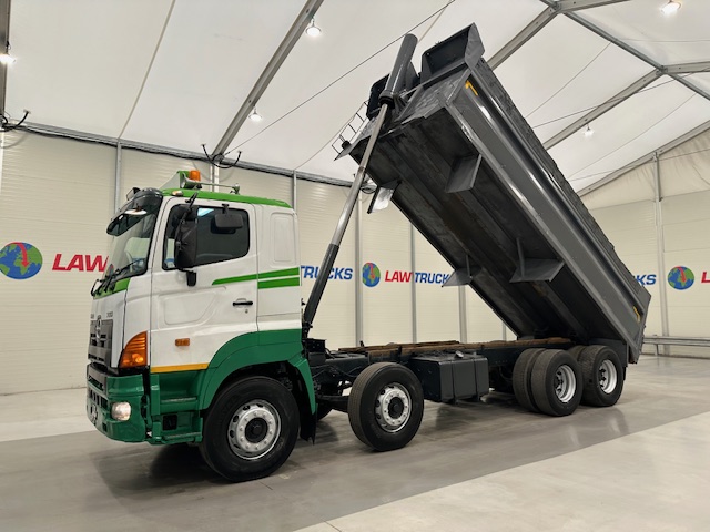 Hino 3241 700 8×4 Sleeper Cab Steel Tipper