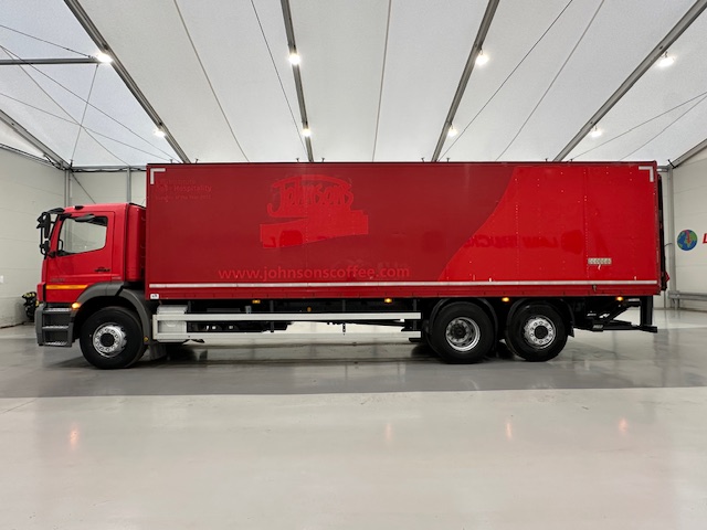 Mercedes Axor 2529 6×2 Rear Lift Day Cab Box Van