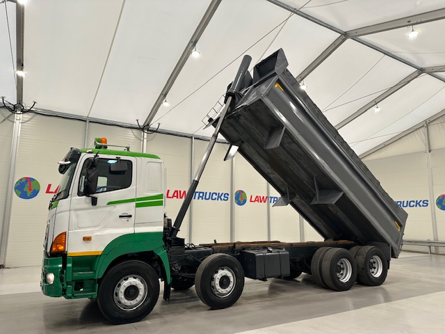 Hino 3241 700 8×4 Sleeper Cab Steel Tipper
