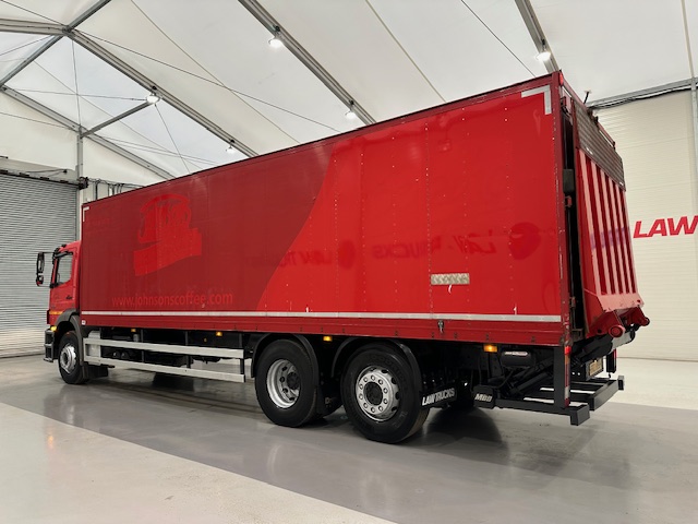 Mercedes Axor 2529 6×2 Rear Lift Day Cab Box Van