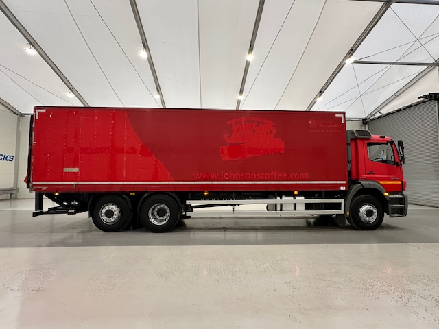 Mercedes Axor 2529 6×2 Rear Lift Day Cab Box Van