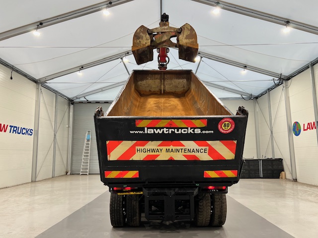DAF CF85 410 8×4 Day Cab Steel Tipper Grab